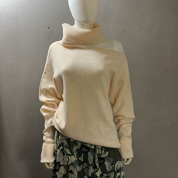 Paige Sweater  - Picture 2 of 6